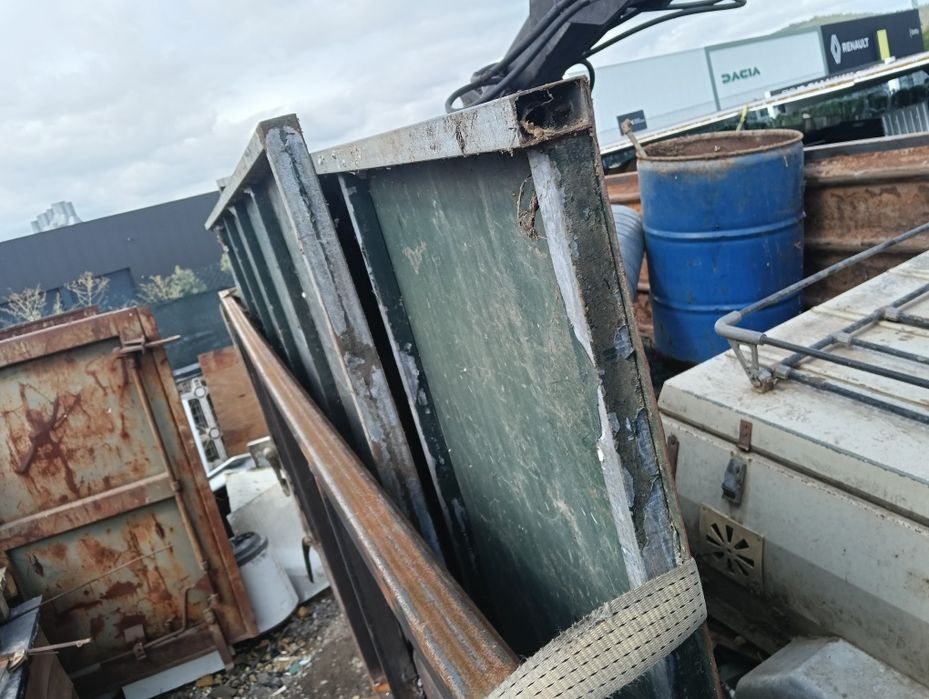 2 chapas para vedação com armação 2,70 comprimento por 1,5 altura