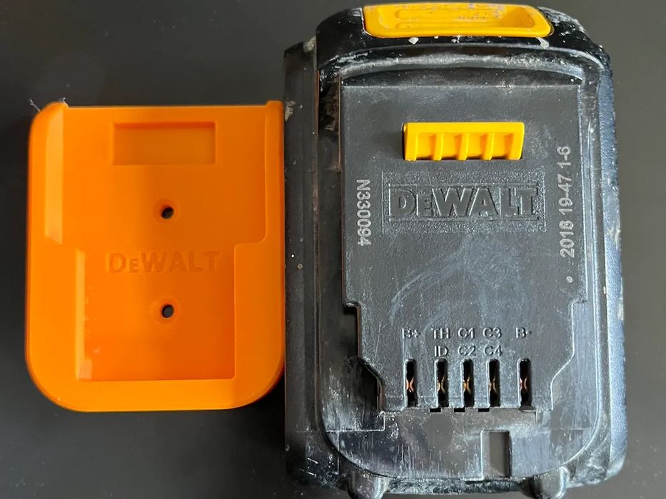 Suporte Dewalt com Travamento para Parede431395870543728640