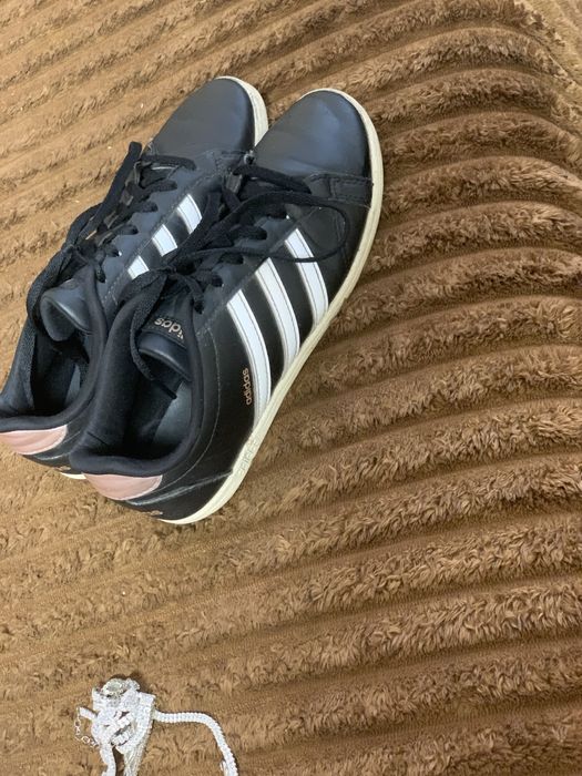 Кросівки адідас, оринінал 36 розмір