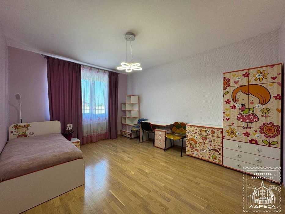 Добротний цегляний будинок в передмісті Рівного (село Бармаки)