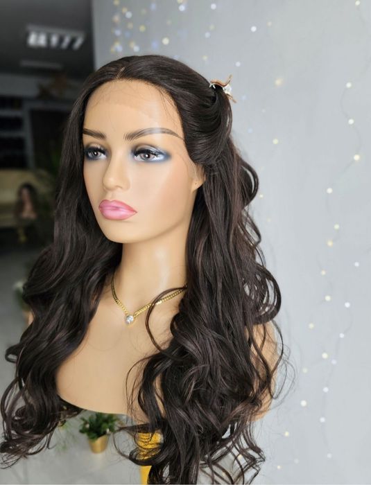 Peruka Luna lace front naturalny efekt refleksy fale loki brąz