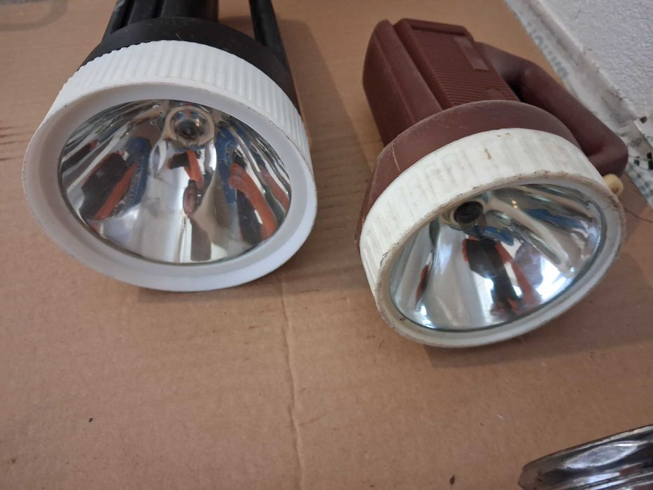 Zestaw starych latarek z PRL-u