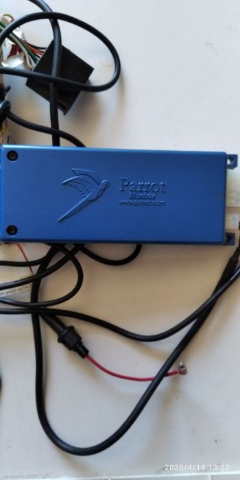 Устройство громкой связи Parrot Bluetooth