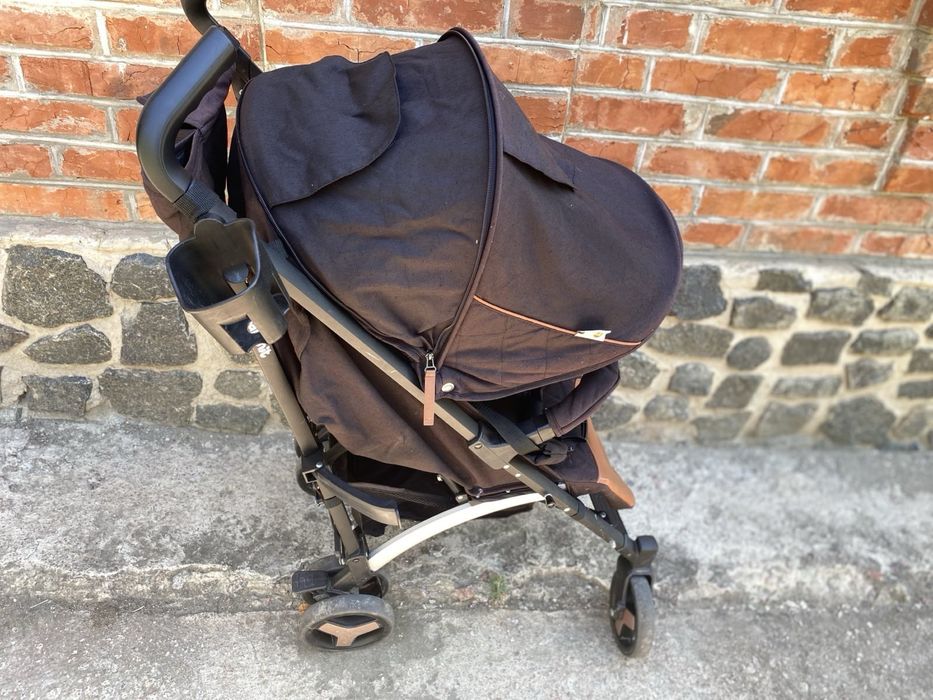 прогулянкова коляска