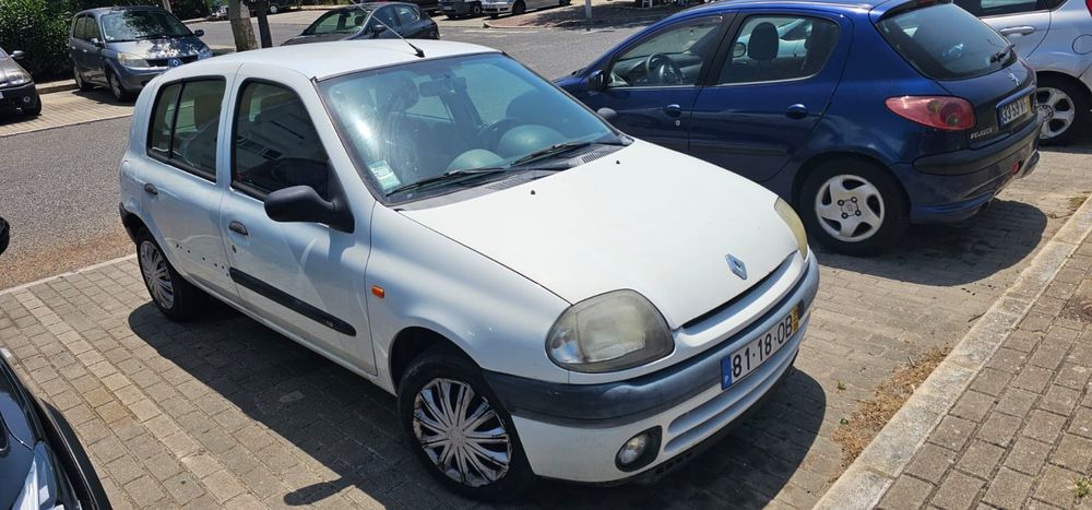 Renault Clio 99 5 portas fecho central 1.2 gasolina
