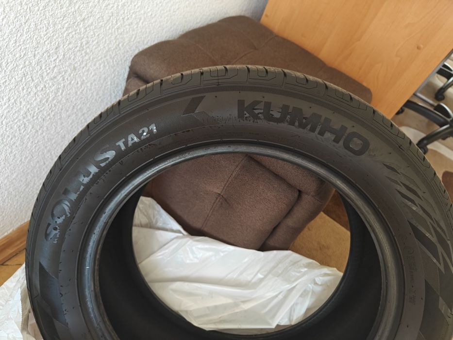 Продам шини Kumho Solus TA21 215/55/17