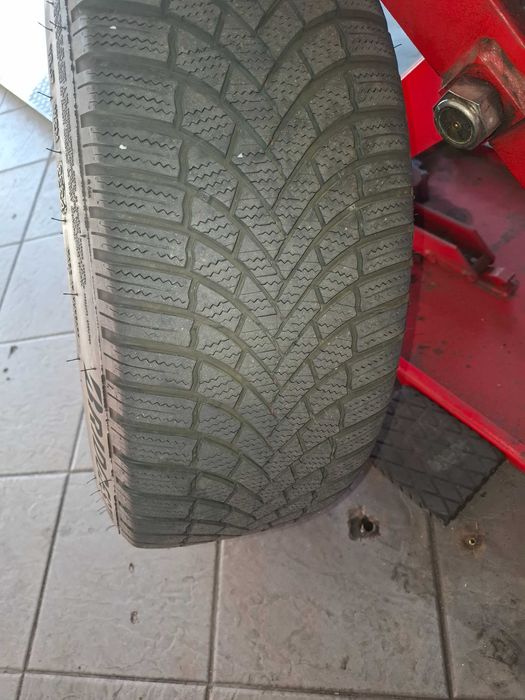 2 pneus bridgestone  225- 45 R 18