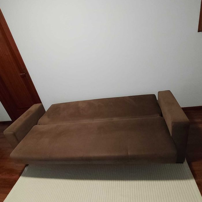 Sofá- Cama com baú