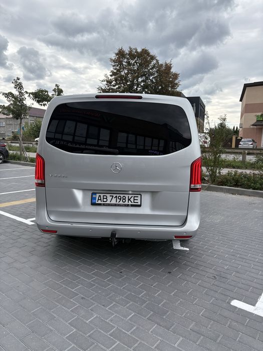 Автомобіль Mercedes- Benz