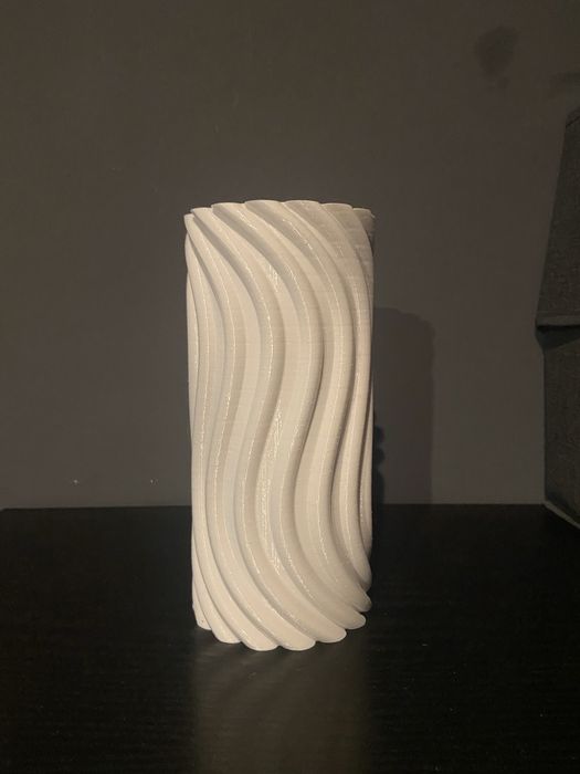 Nowoczesny wazon 3D – 19 cm – biały i czarny