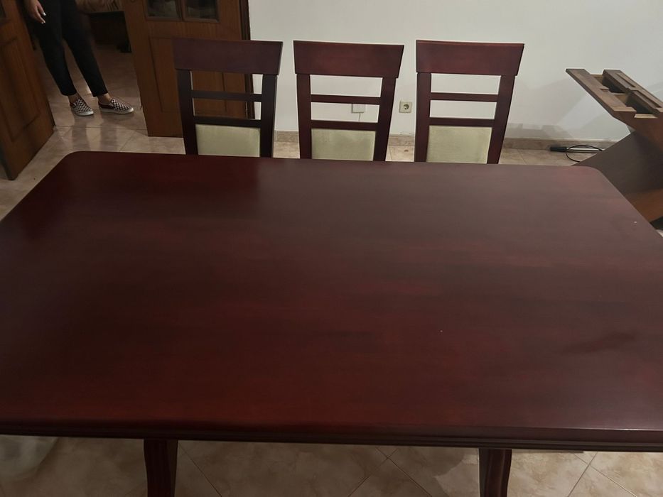 Mesa de Jantar e  Seis cadeiras