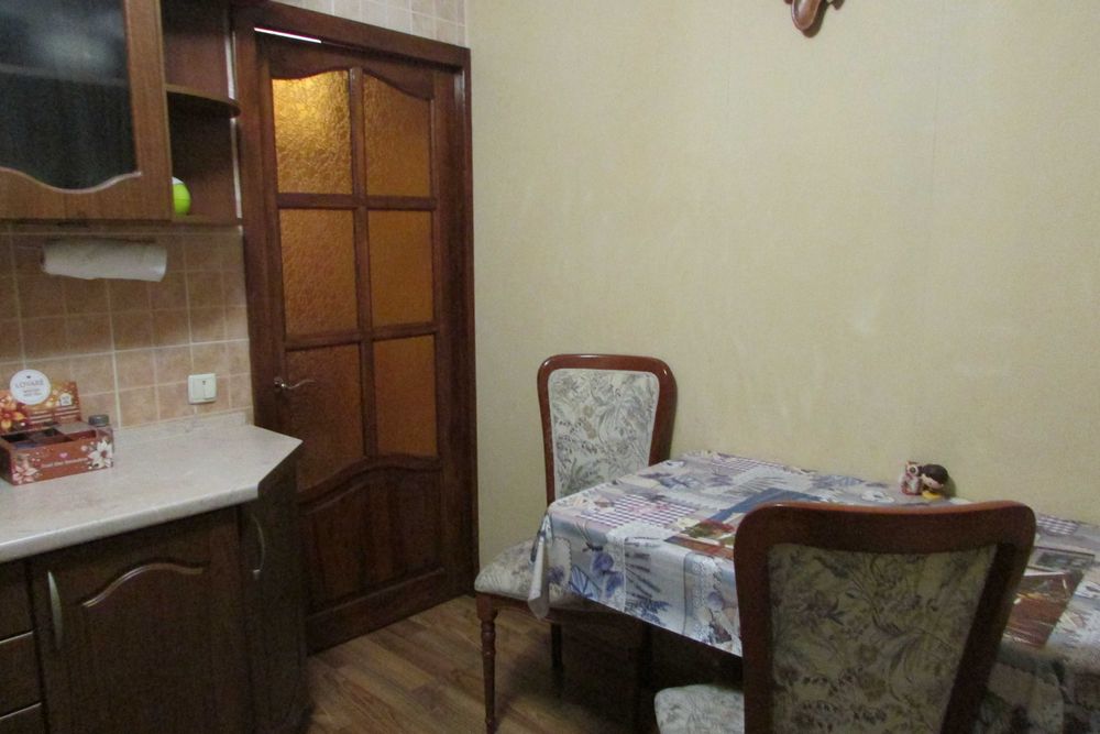 Найближчі ст. метро Мінська, Героїв Дніпра. вул. Полярна 3