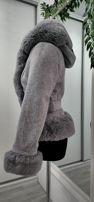 Szara kurtka z kapturem futerko 36