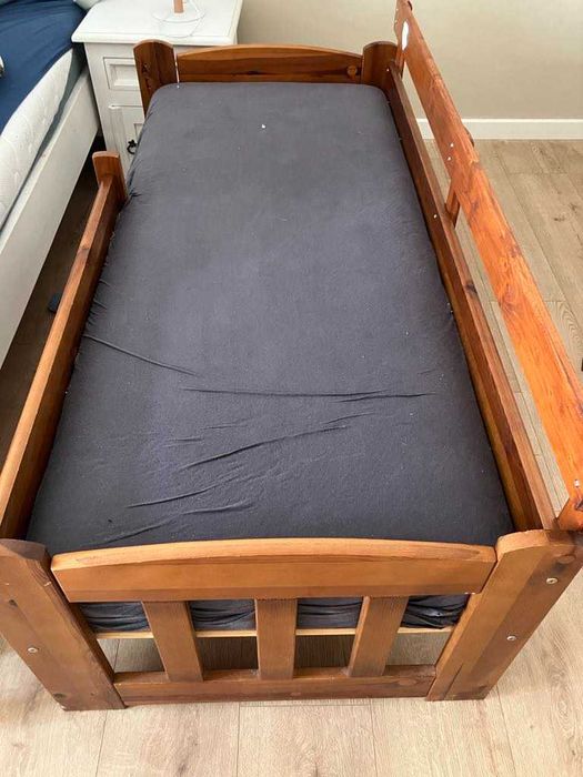 łożeczko dziecięce 160 cm z materacem i barierką