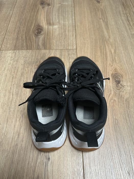 Buty halowe Puma Varion II Jr Czarny rozmiar 33