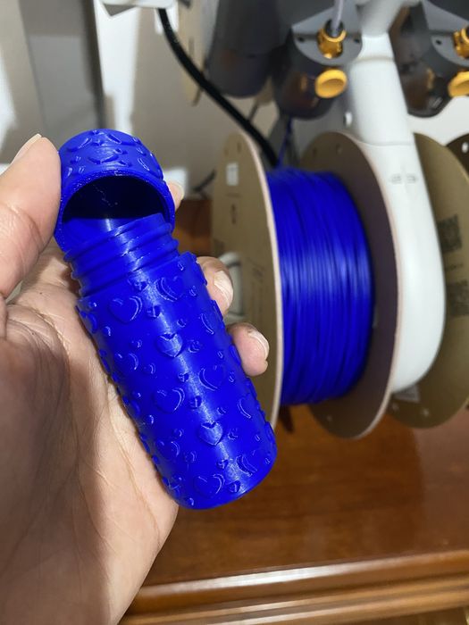 Porta Batom Chaveiro com Corações | Impresso em 3D | Prático e Elegante para Bolsa ou Mochila