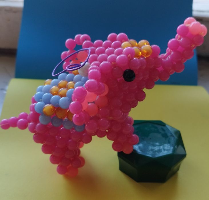 Игрушка слоник из бусин