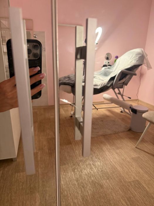 Шкаф зеркальный.