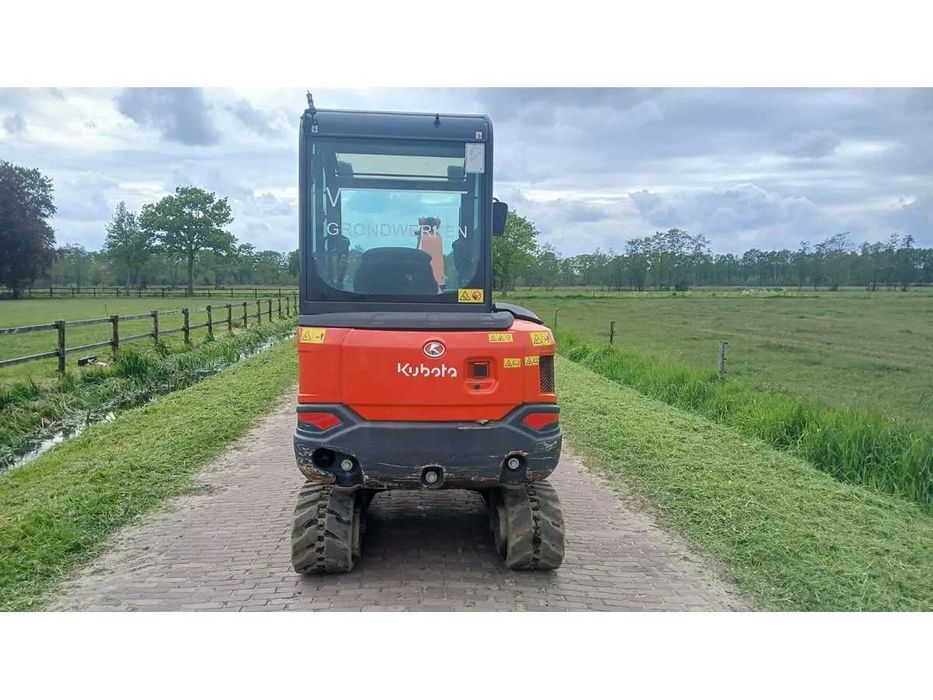 Mini-escavadoras Kubota KX027-4
