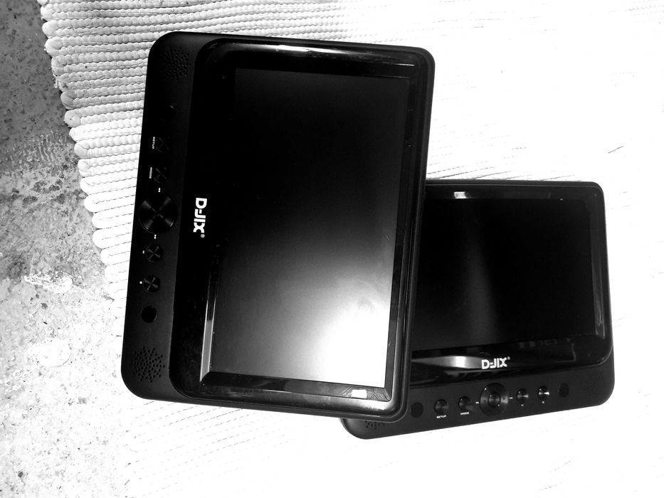 2x DVD Monitors for Car Headrests426430320282839043
