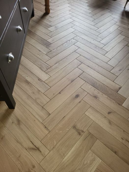 Podłoga Jodełka K. Dąb Rustic, 15x90x450mm, OlejUV BRESLAU x2