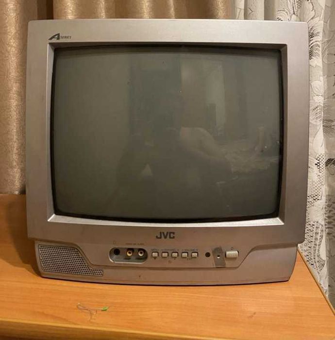 Телевізори JVC AV 1415 EE, Philips 15PT2767/60