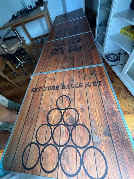 Mesa Beer Pong portátil + copos + 100 bolinhas