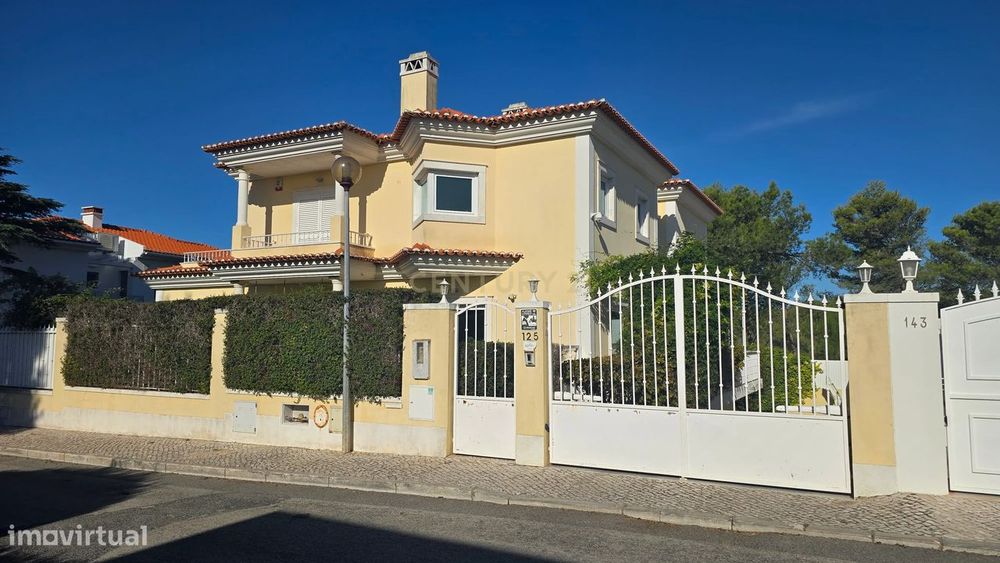 Extraordinária Moradia T6+1 para arrendar ( sem Móveis), em Cascais (