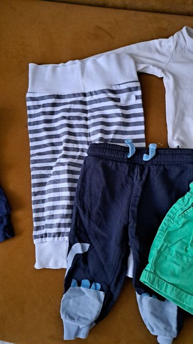 Zestaw ubranek chłopięcych większość 80 sinsay benetton pepco hm.
Stan