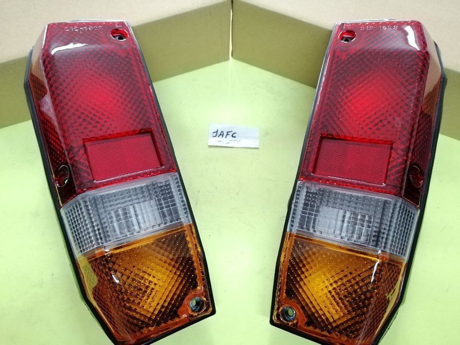 Par de farolins de trás Toyota Land Cruiser VX BJ73 NOVOS