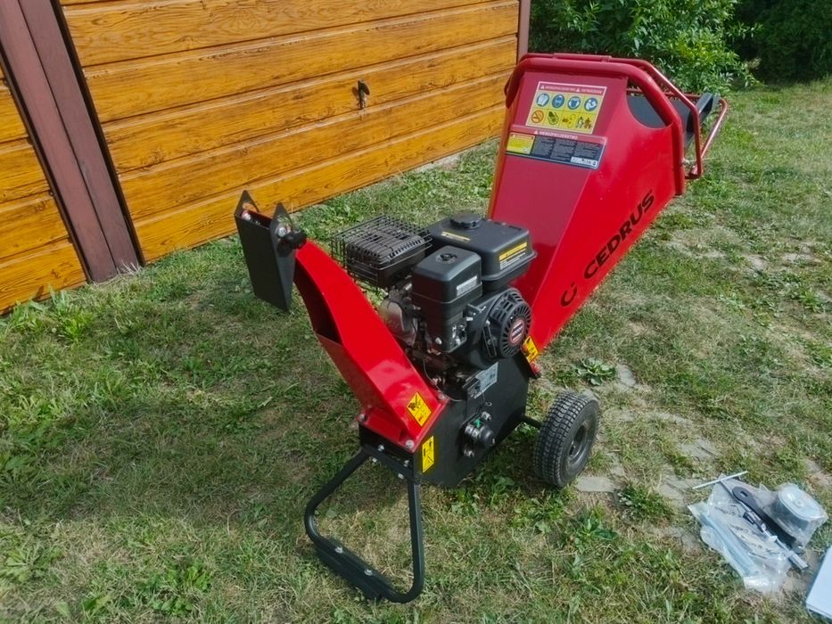 Rozdrabniacz do gałęzi rębak spalinowy CEDRUS RB02 LONCIN 196CM3 10CM 6,5KM