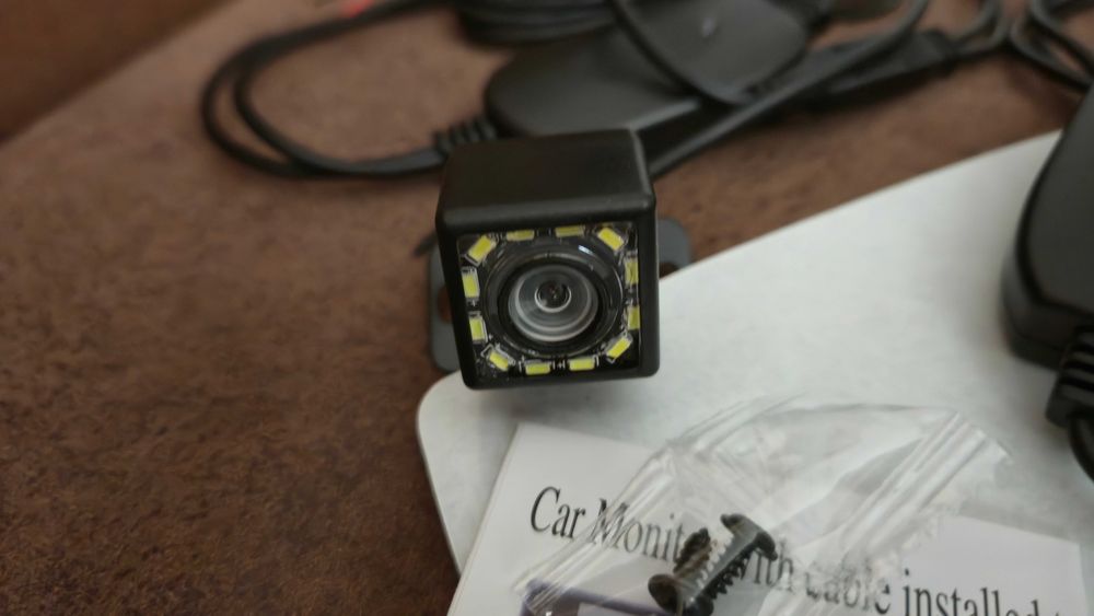 Bezprzewodowa kamera cofania ze składanym monitorem - podświetlenie LED