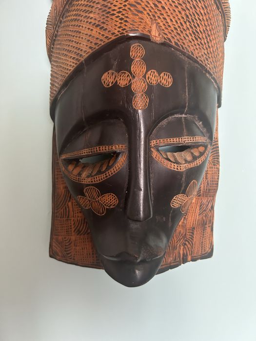 Mascara  da Angoa