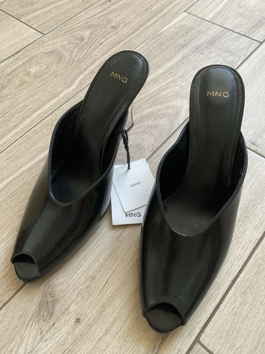 Klapki skórzane Mango