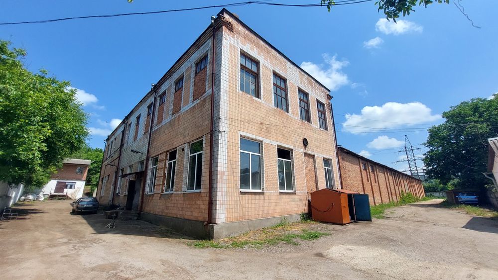 Продам завод з переробки насіння соняшника в олію.