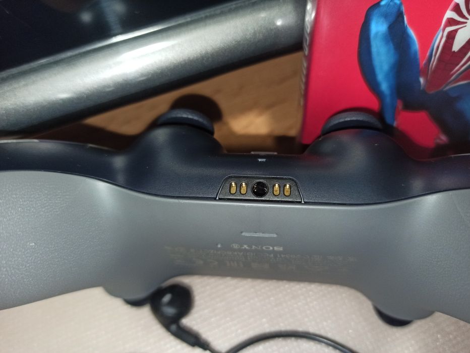 Джойстик ПС5. Оригинал! Практически новый!