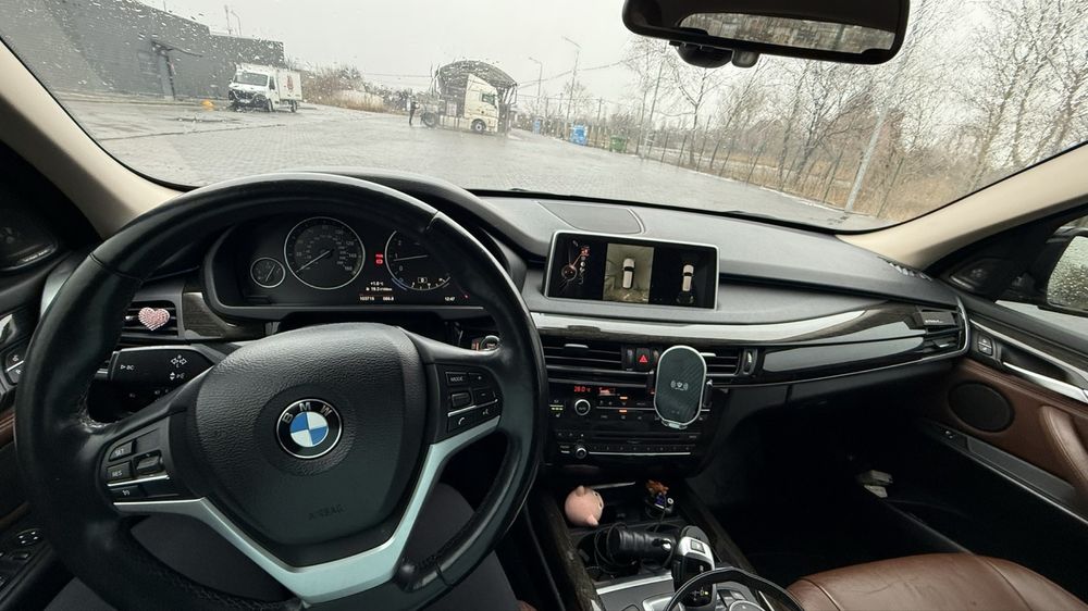 Продам срочно х5 2015 г 100 т пробег обмен