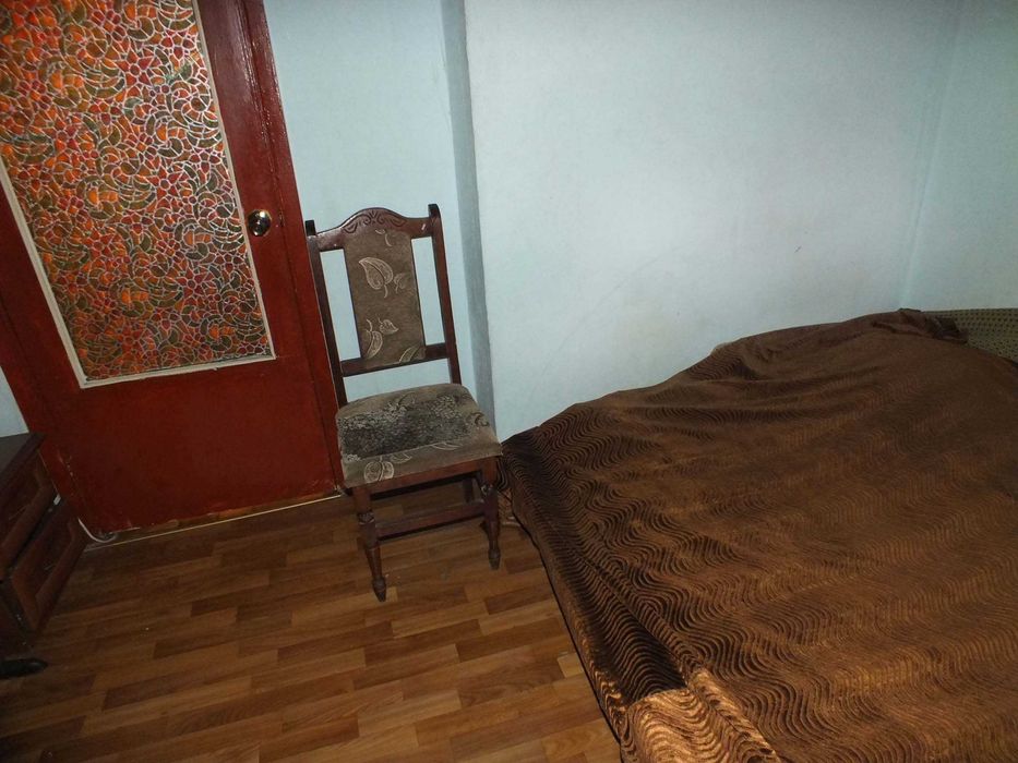 Здається кімната. Метро Харьківська, Вирлиця