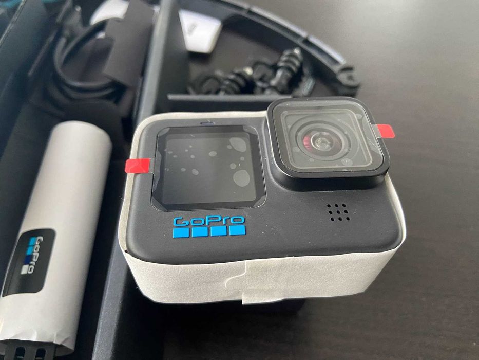 GoPro Hero 10 com acessórios (como nova)
