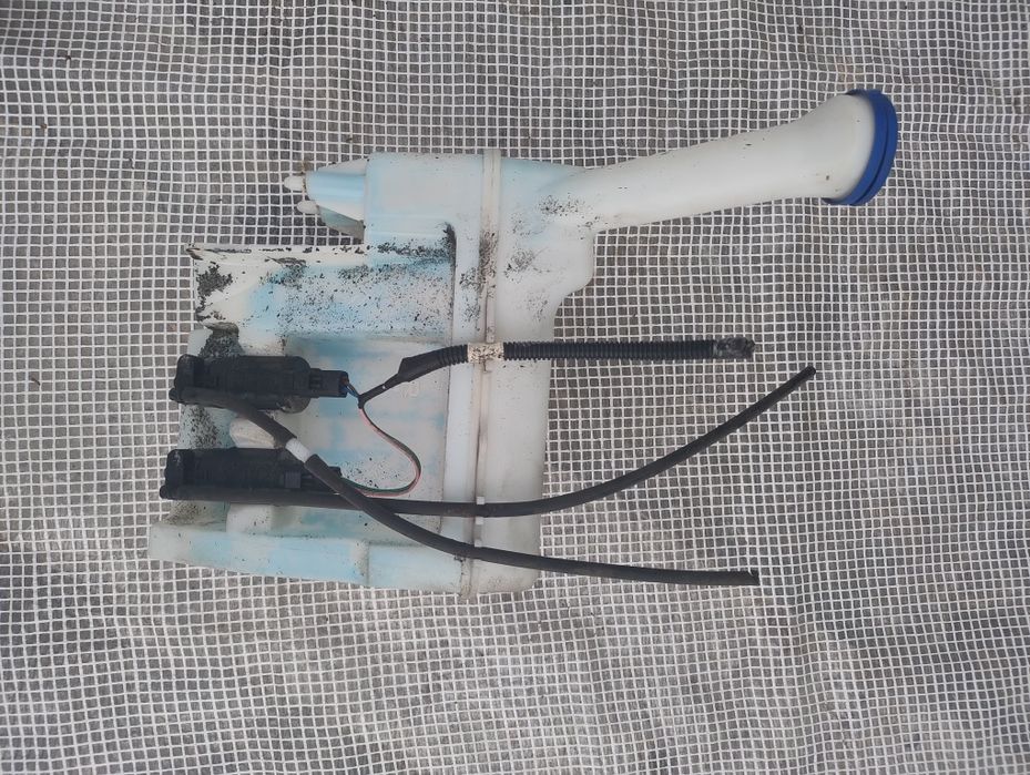 Zbiorniczek spryskiwacza 05-14 rok Toyota Aygo Citroen C1 Peugeot 107