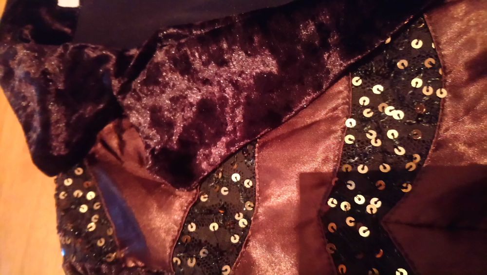 Шикарный шоколадного цвета пиджак. Италия. Новый