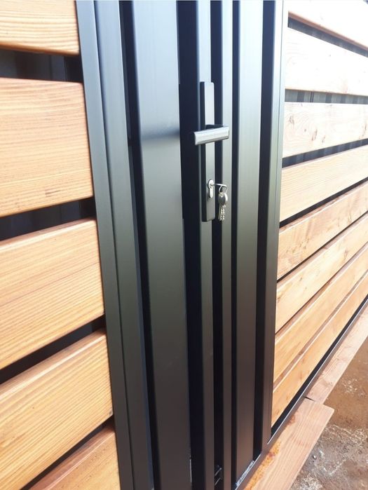 Brama dwuskrzydłowa wraz z furtką