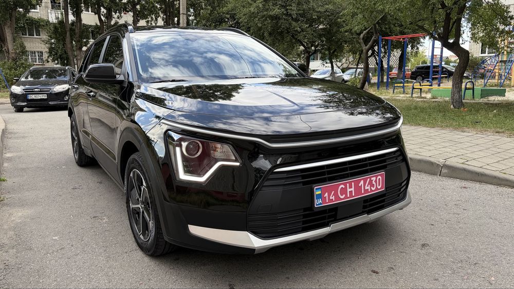 Кіа ніро 23 рік  Гібрид