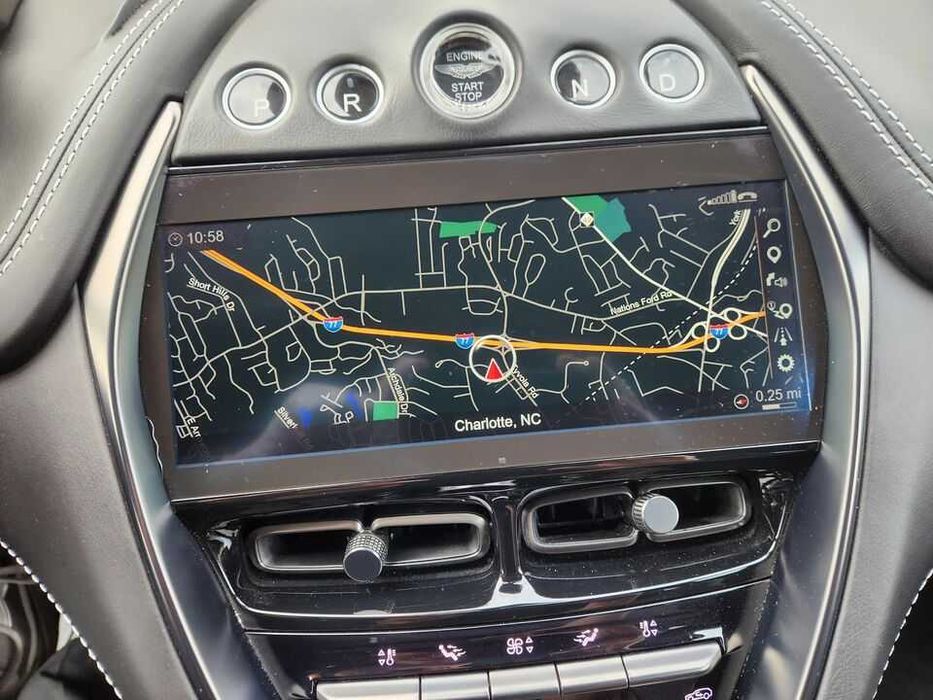 2021 Aston Martin DBX