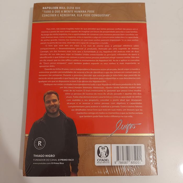 Livro Quem pensa enriquece