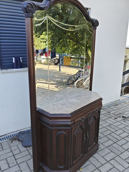 Móvel de entrada com espelho