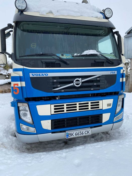 Вольво тягач -прицеп