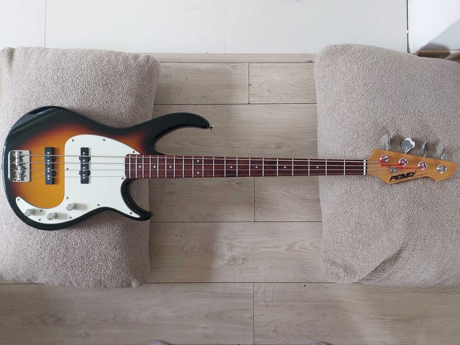 Gitara Basowa Peavey Milestone III Bas Wygodna Świetnie Brzmiąca