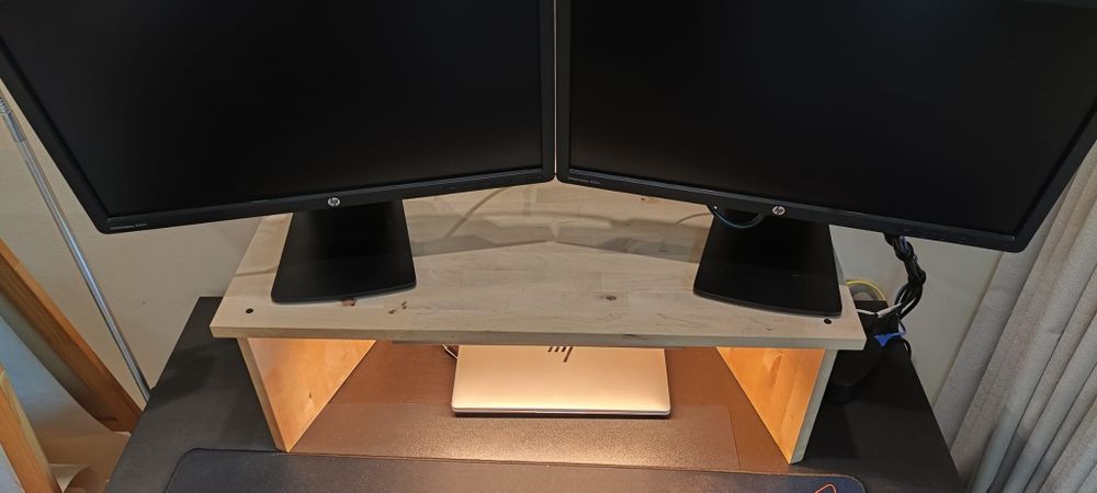 Base elevatória para monitores