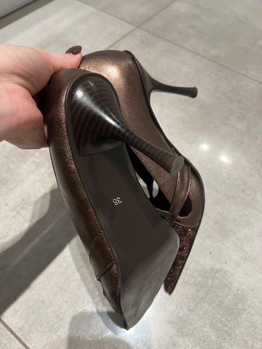 Buty na obcasie szpilki